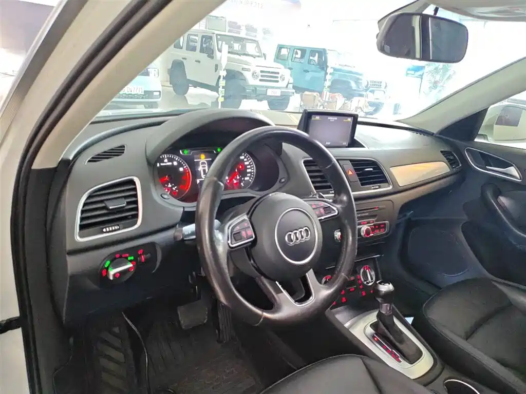 Audi Q3 2013 35 TFSI Comfort фото 10