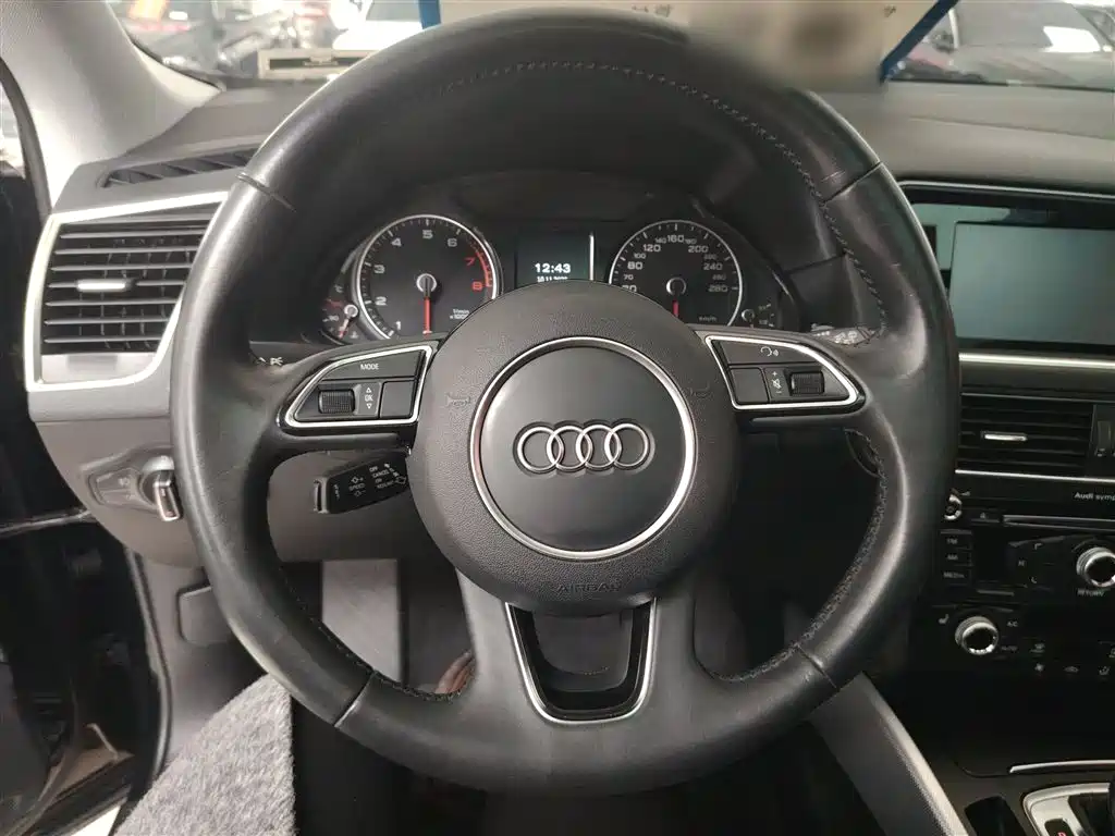 AUDI Q5