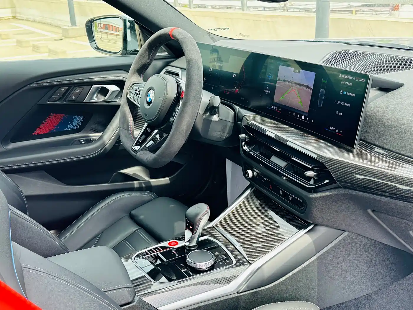 BMW M2 2024 M2 фото 24