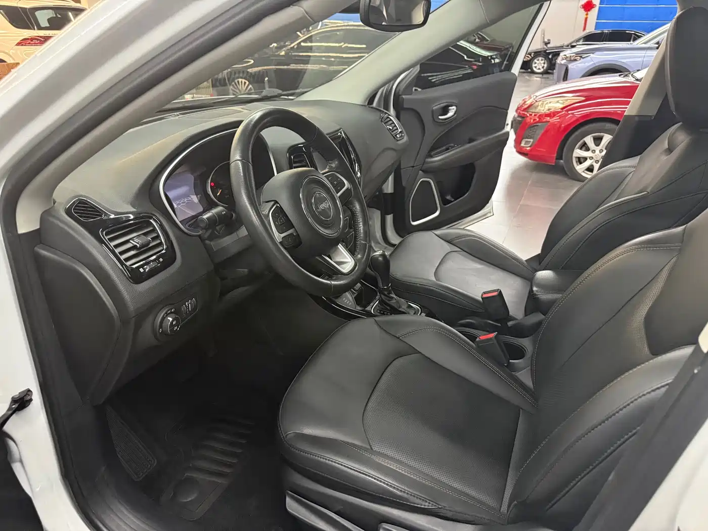 Фото 4 - Jeep Compass
