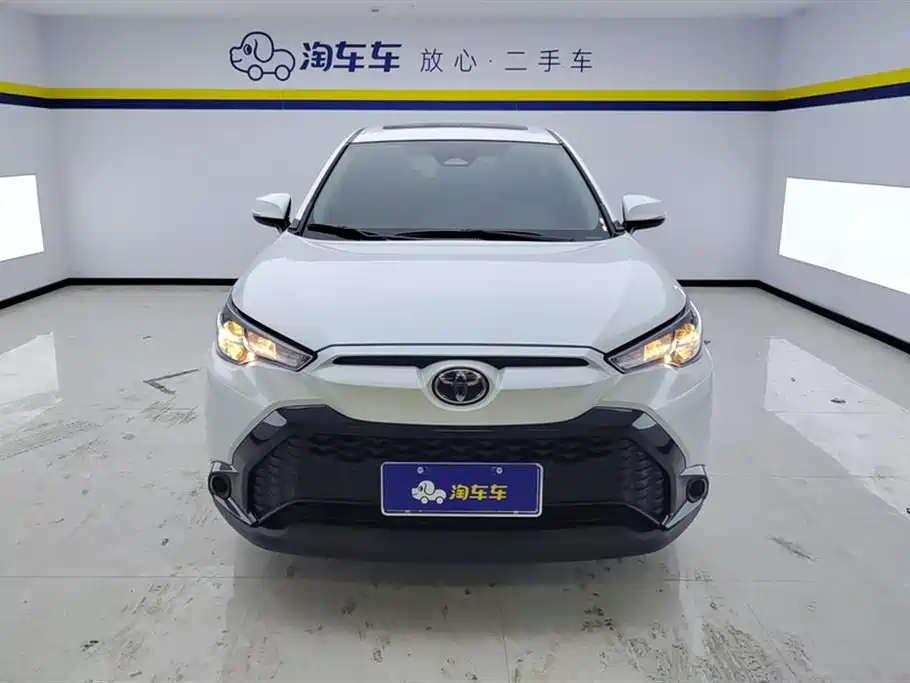 Toyota Frontlander 2023 2.0L CVT Leading Edition фото 2