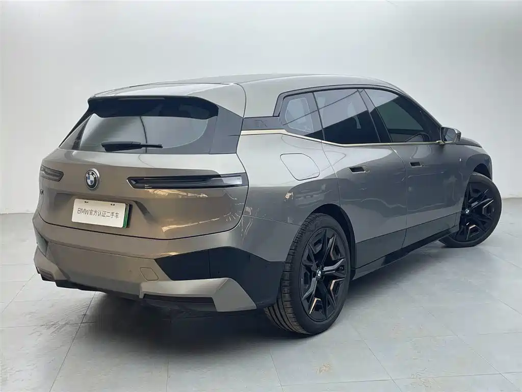 2023 BMW iX M60
