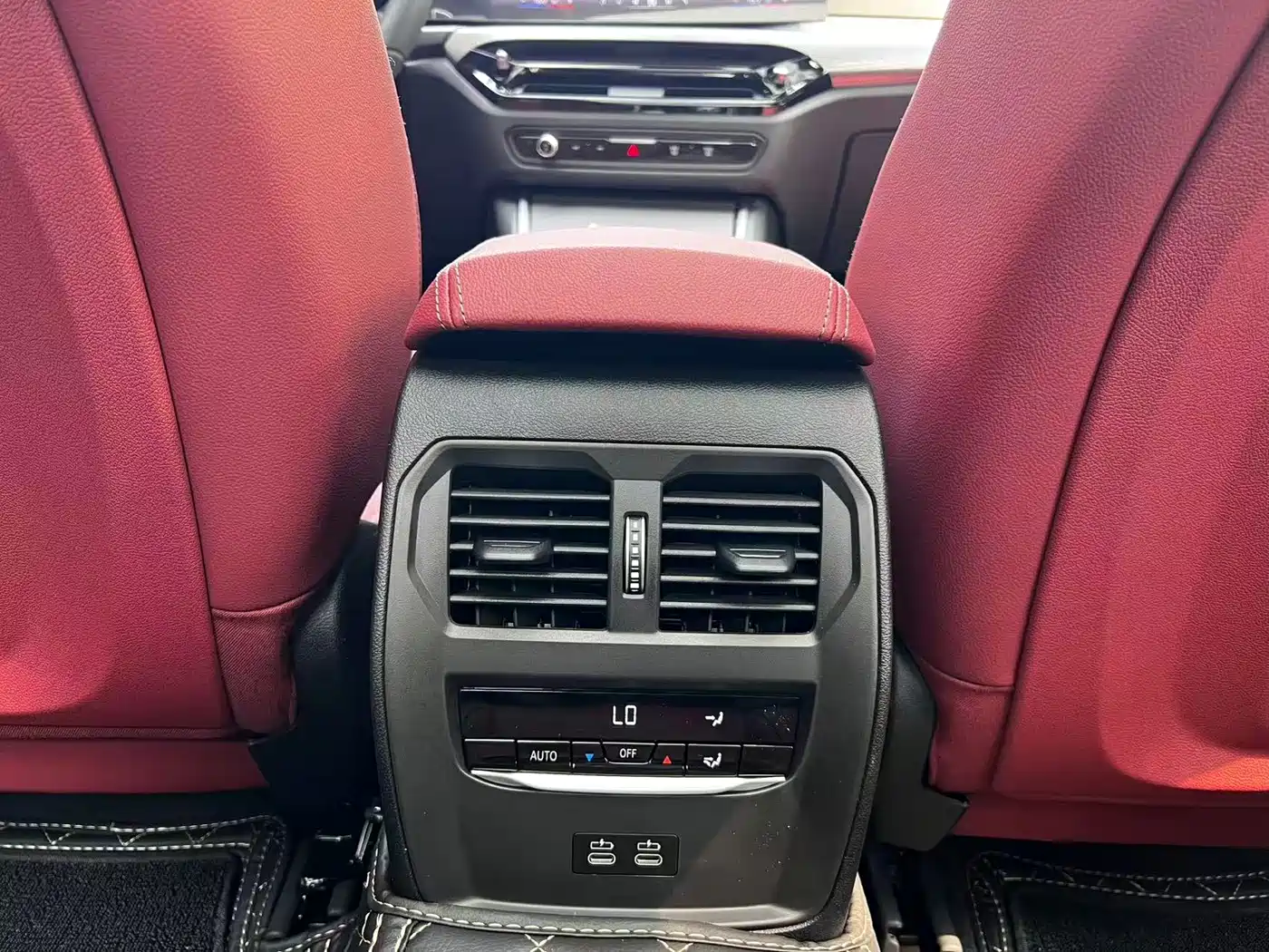 BMW 3 Series 2026 330Li M Sport Shadowline Package фото 27