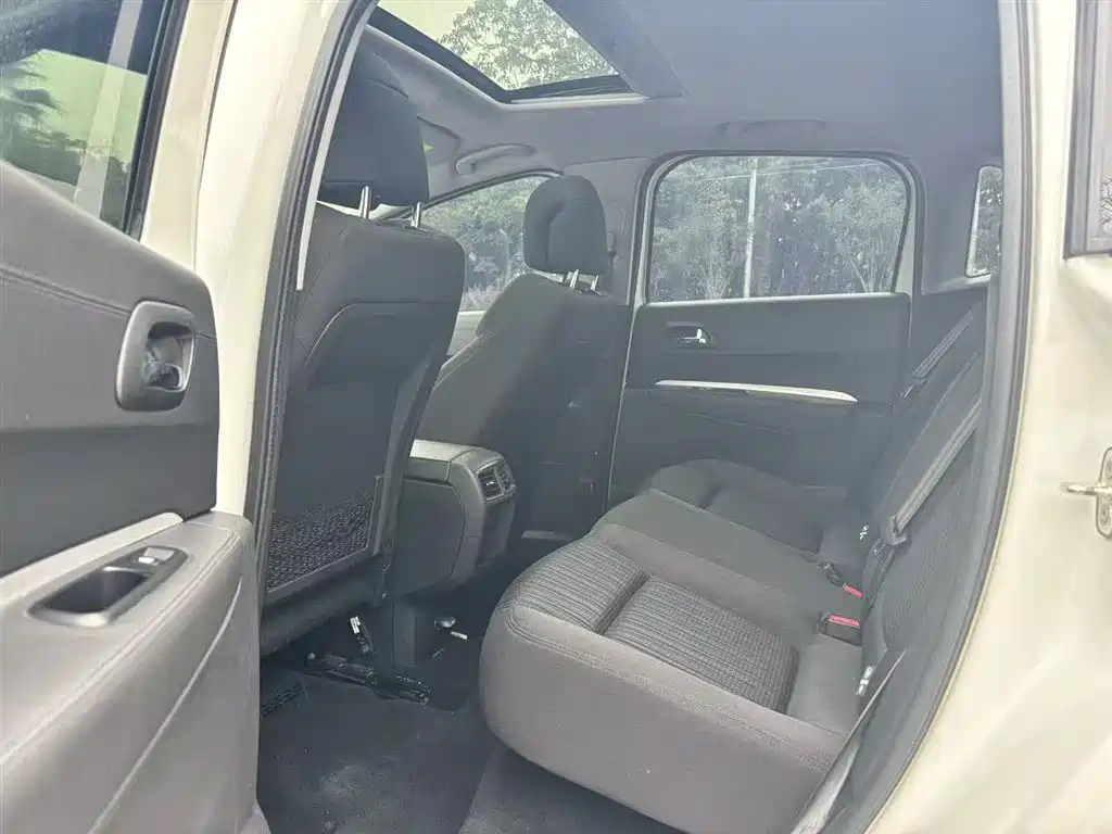 Peugeot 3008 2016 1.6THP Automatic Standard Edition фото 17