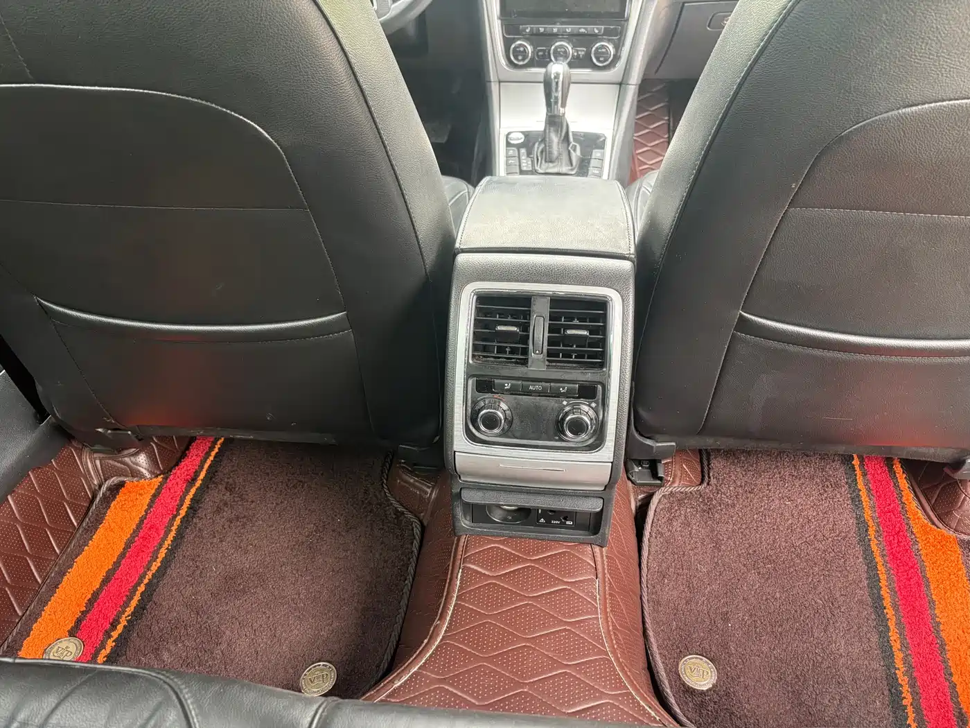 Volkswagen Passat 2015 1.8TSI DSG Prestige Edition фото 12