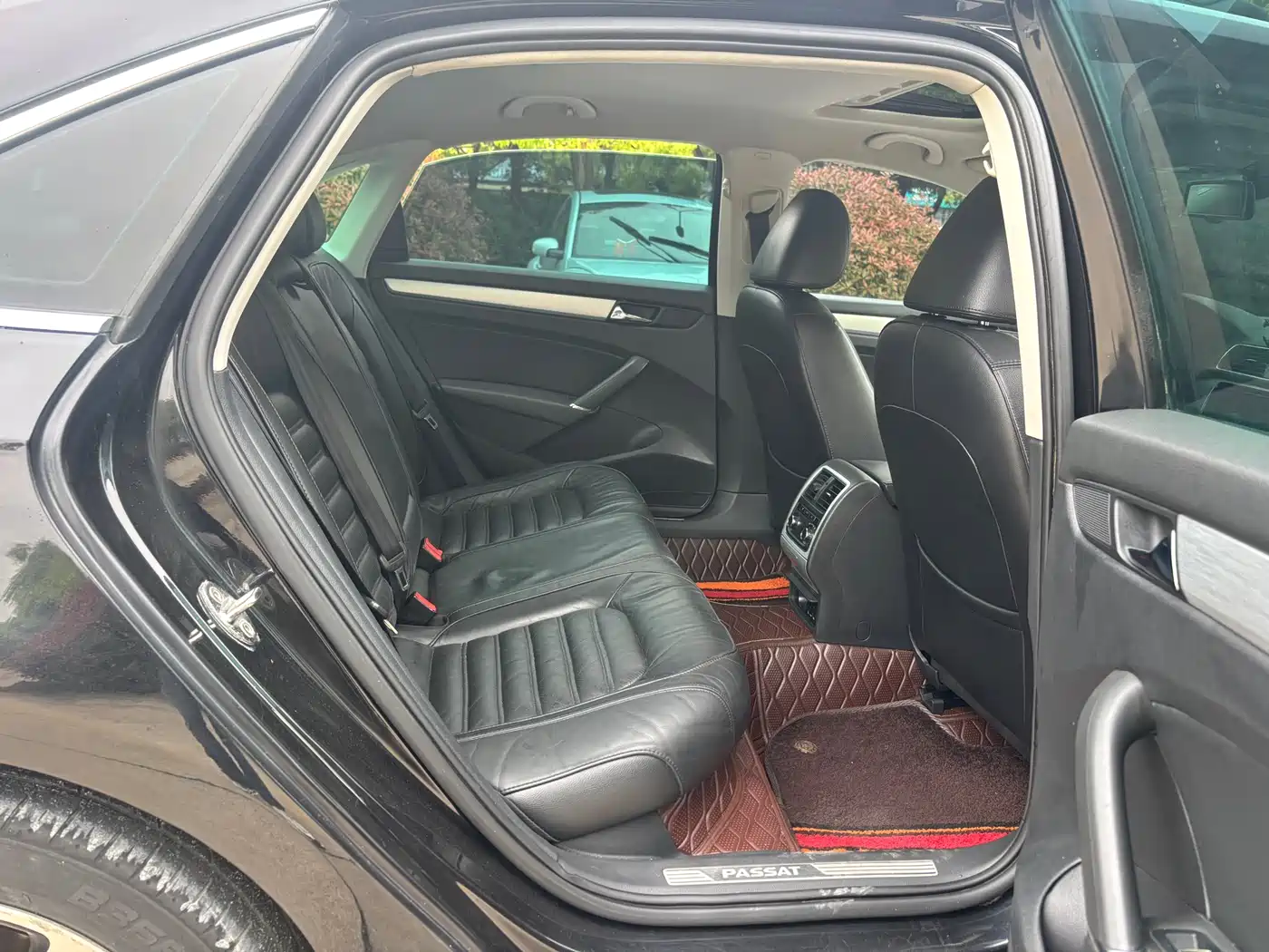 Volkswagen Passat 2015 1.8TSI DSG Prestige Edition фото 11
