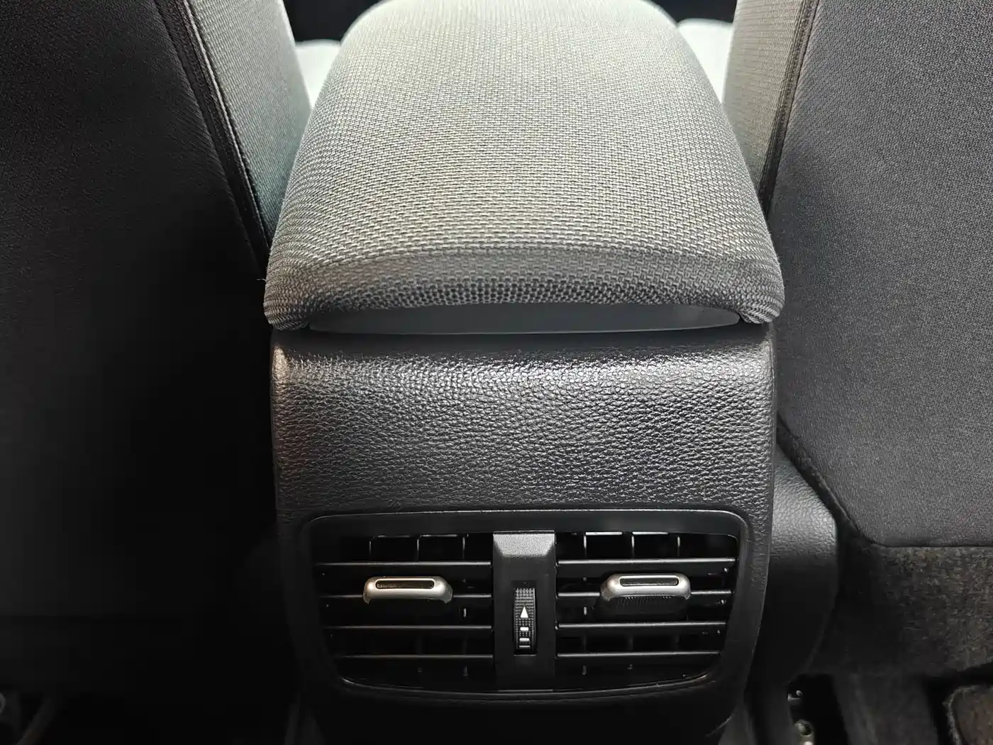 Toyota Levin 2022 185T CVT Luxury Edition фото 16