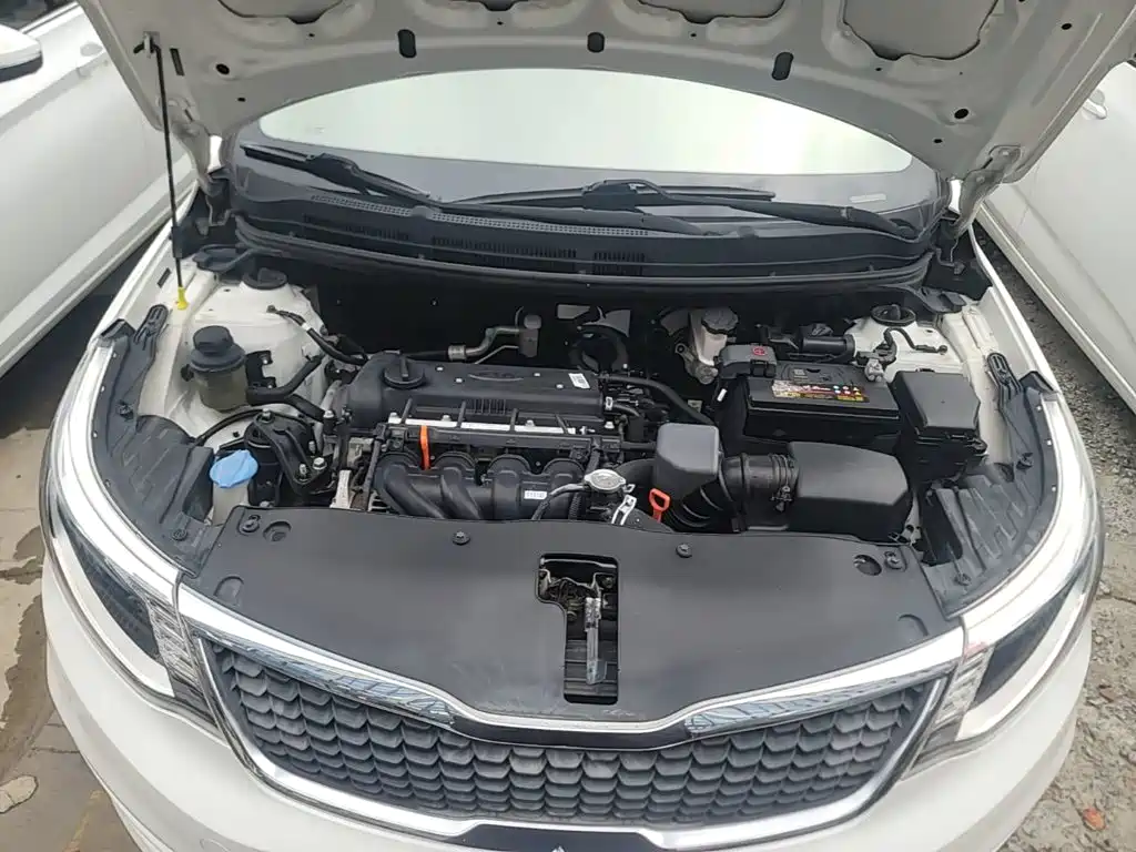 Kia K2 2017 2015 Sedan 1.4L AT GLS