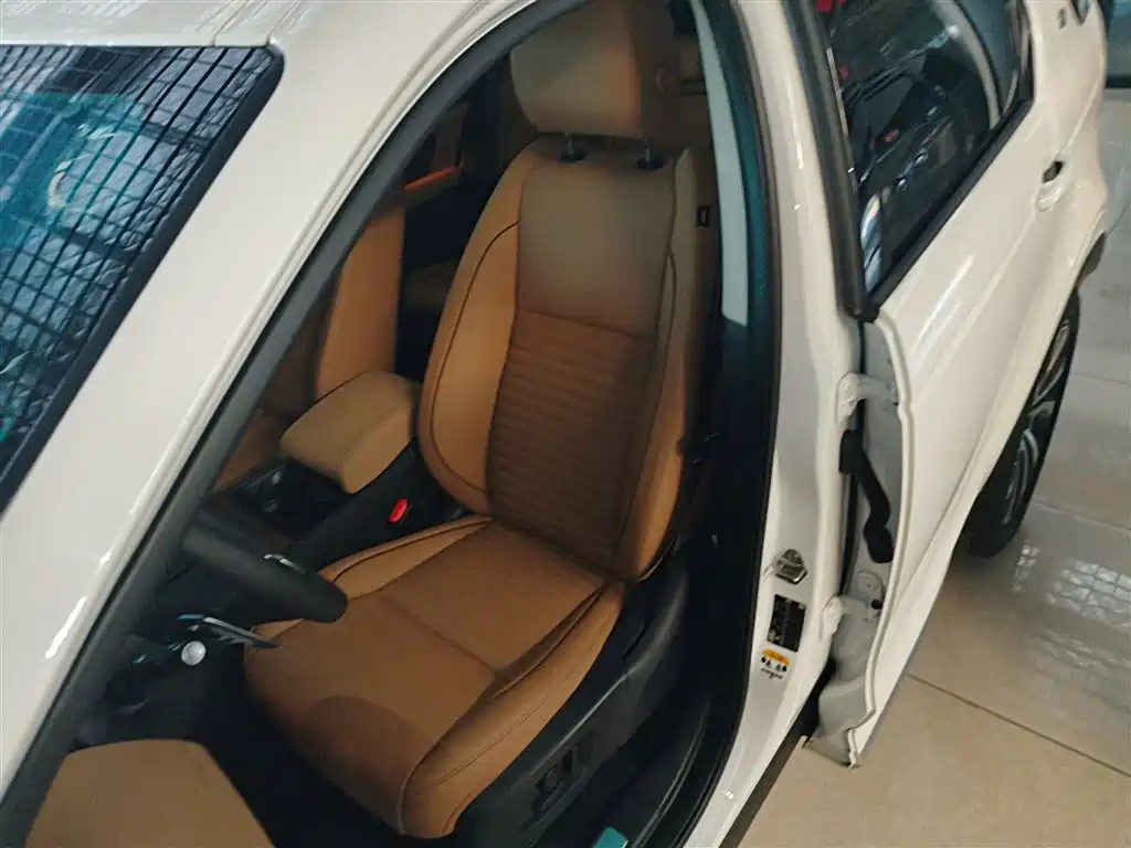 Land Rover Discovery Sport 2024 Performance Technology Edition фото 15