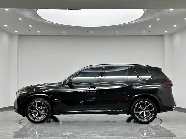 BMW X5 2023 xDrive 30Li Premium M Sport Package — фото 5
