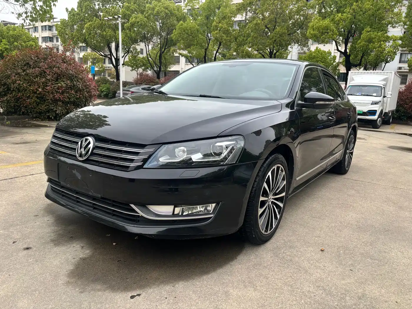Volkswagen Passat 2015 1.8TSI DSG Prestige Edition фото 3