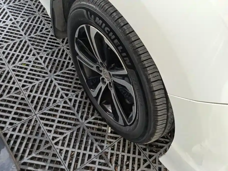 Фото 6 - Honda UR-V