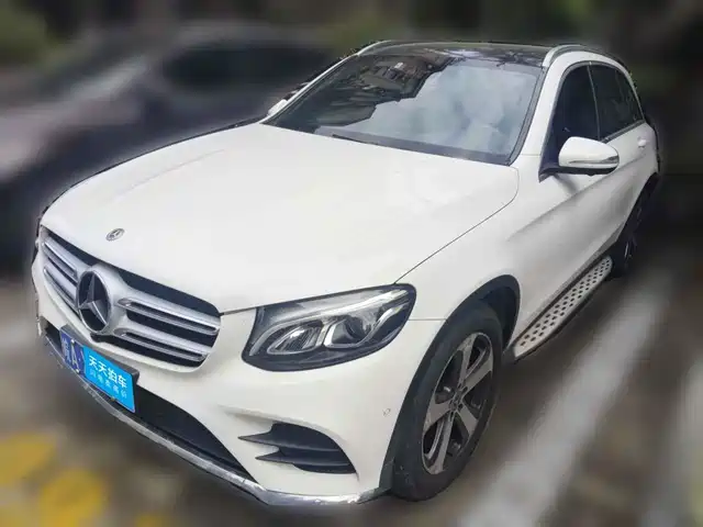 Mercedes-Benz GLC 2017 GLC 260 4MATIC Luxury — фото 1