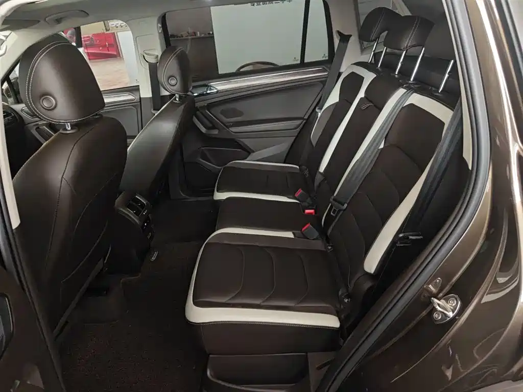 Volkswagen Tiguan L 2018 330TSI Automatic 2WD Luxury Edition фото 17