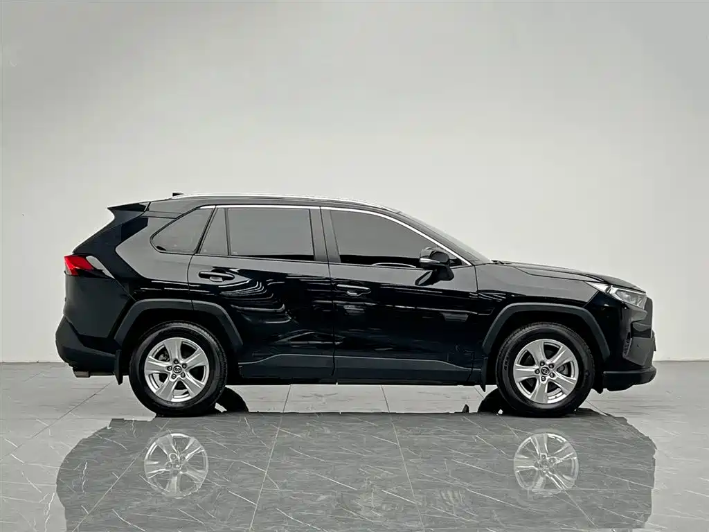 Toyota RAV4 Rongfang 2020 2.0L CVT 2WD Urban Edition фото 7