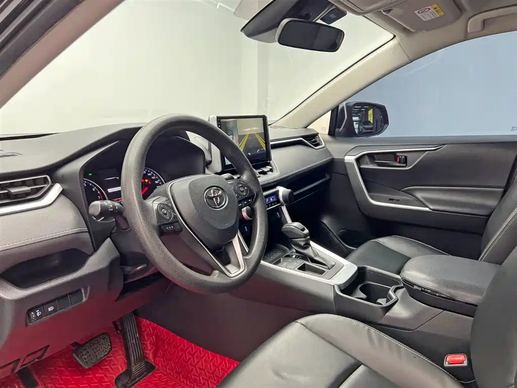 Toyota RAV4 Rongfang 2020 2.0L CVT 2WD Urban Edition фото 13