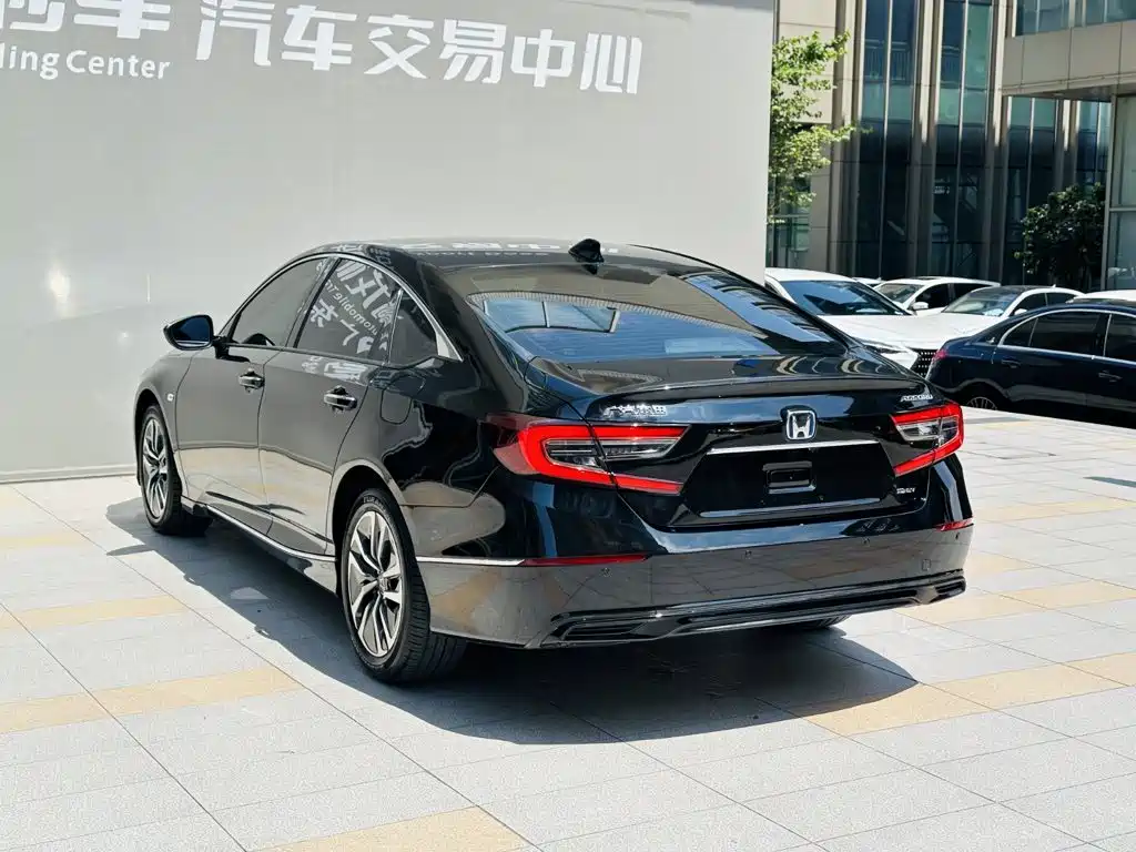 Photo 16 - Honda Accord