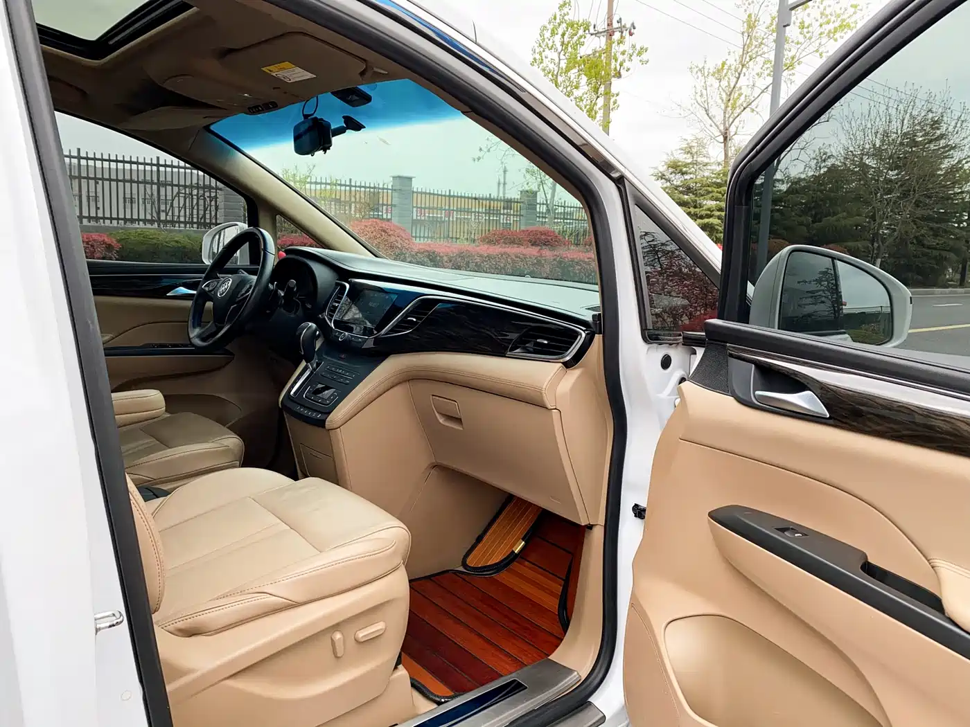 Buick GL8 2017 ES 28T Premium China V фото 24
