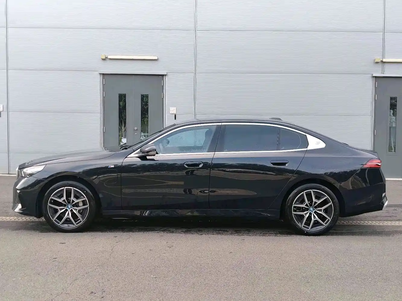 BMW i5 2026 2025 eDrive 35L M Sport Package