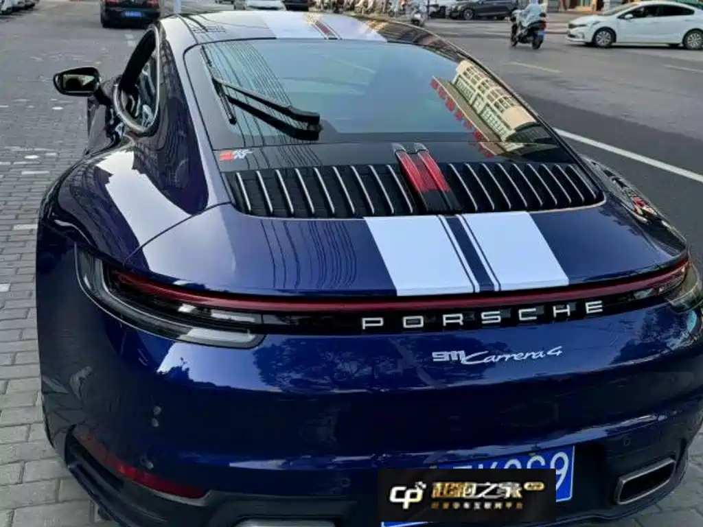PORSCHE 911