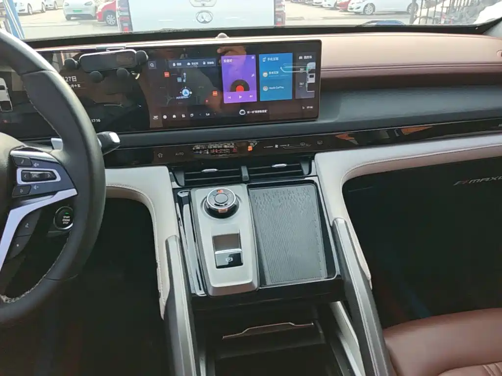 SAIC Maxus Interstellar 2023 2023 Interstellar H 2.0T Automatic Diesel Twin-Turbo 4WD Luxury Long Wheelbase
