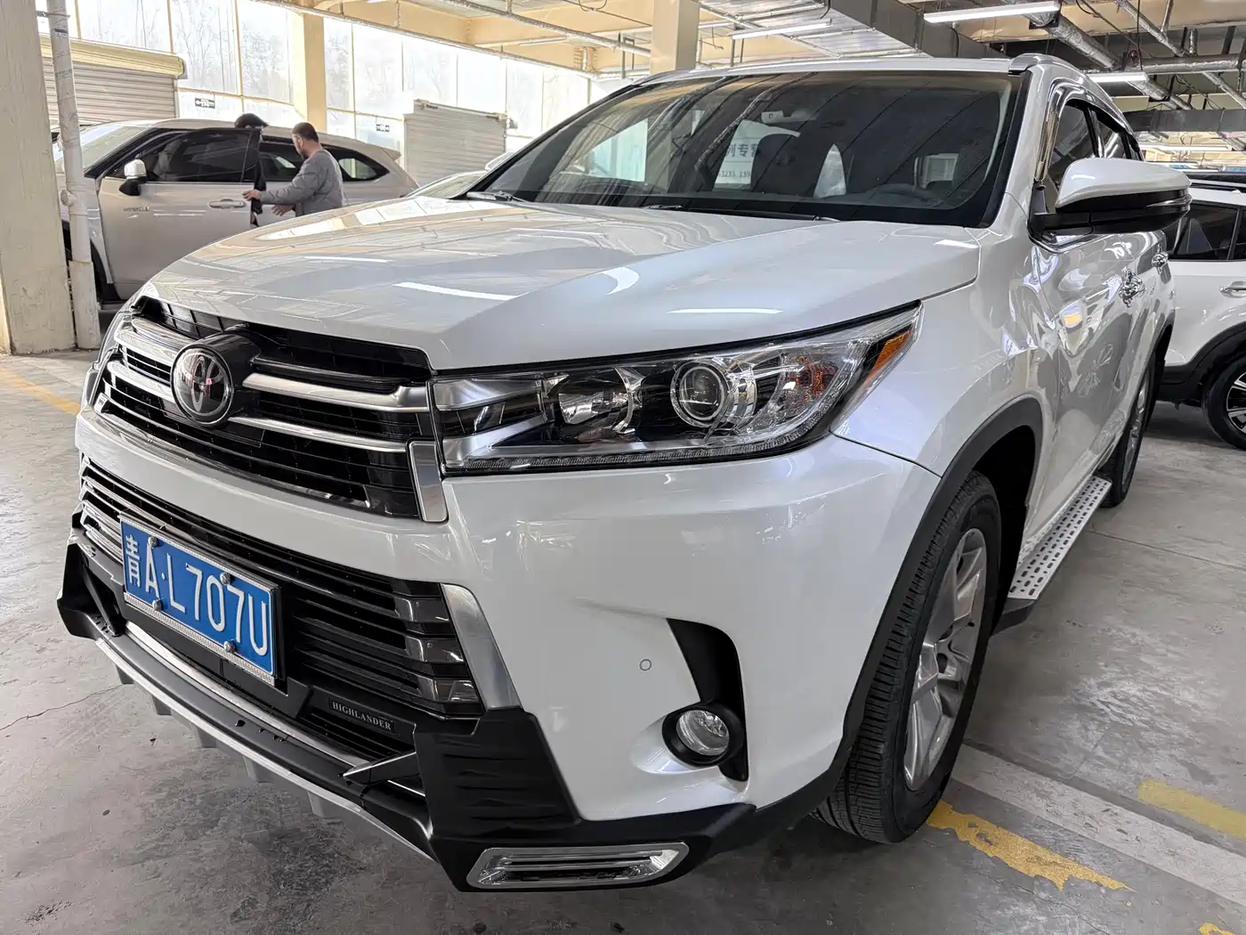 TOYOTA HIGHLANDER