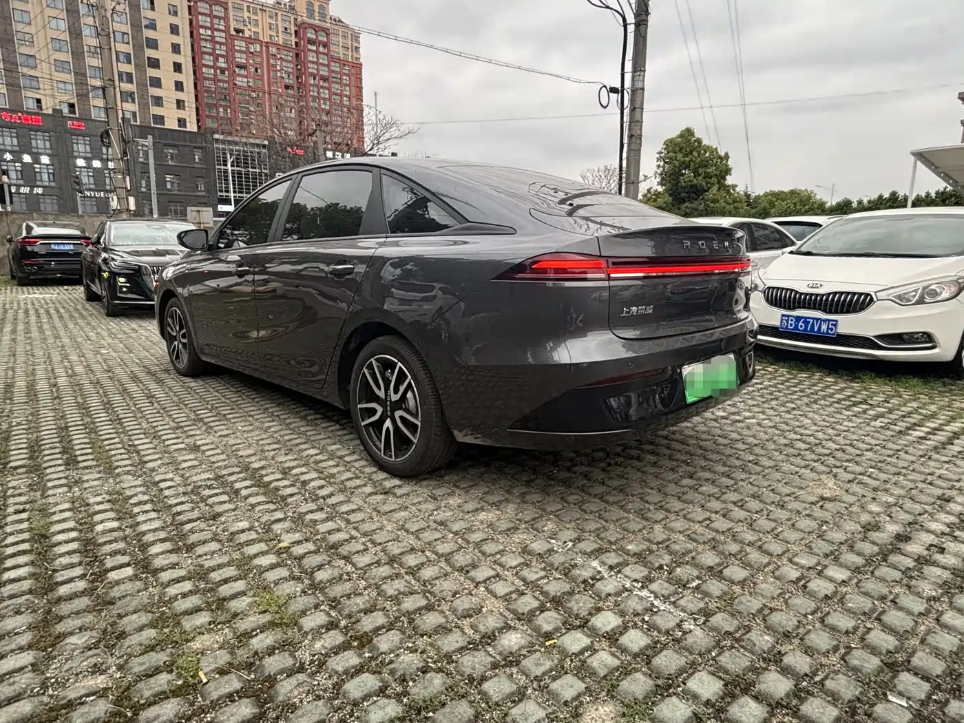 ROEWE D6