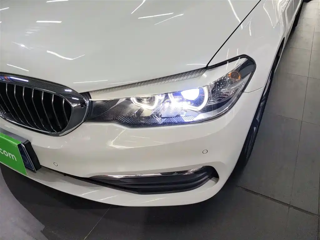 BMW 5 Series 2018 528Li Launch Special Edition фото 24