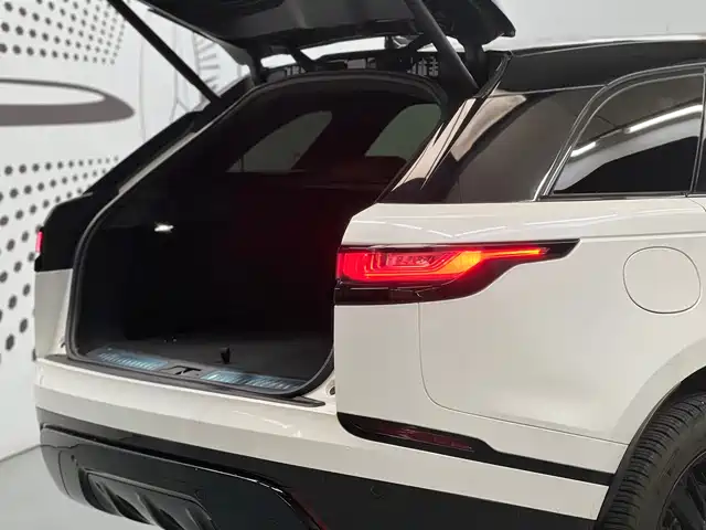 Land Rover Range Rover Velar 2022 250PS Golden Collector's Edition — фото 5