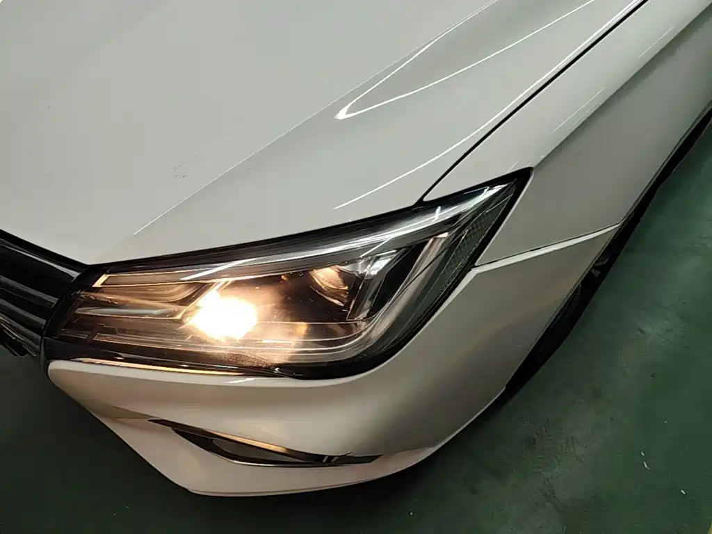 Roewe i5 2019 2019 1.5L Automatic 4G Connected LingHao Flagship Version