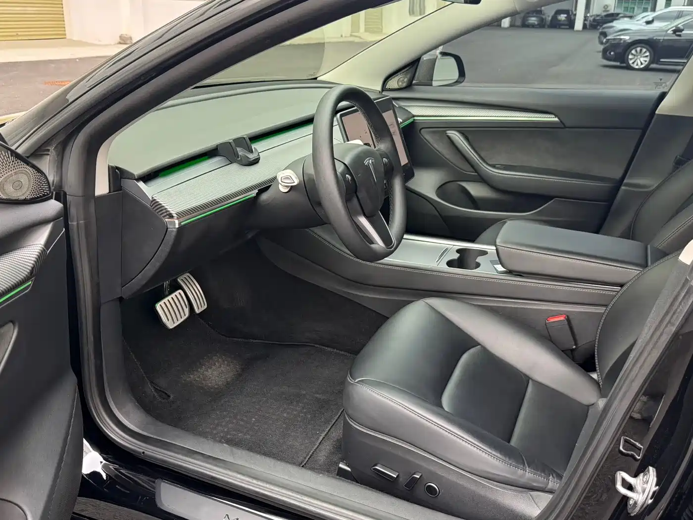 Фото 6 - Tesla Model 3