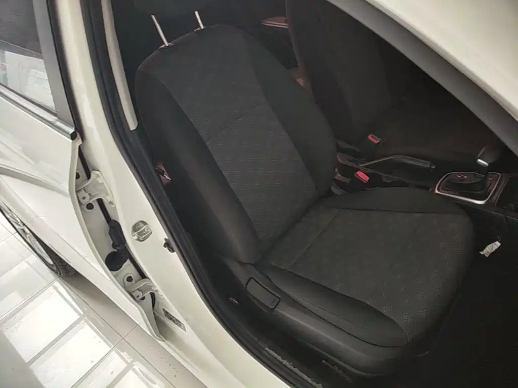 Kia K2 2018 2017 Sedan 1.4L AT GLS
