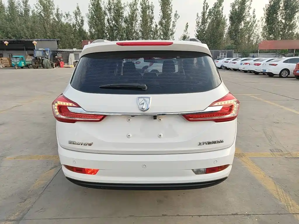 Baojun 310W 2020 2017 1.5L Manual Fashion Edition (China V)