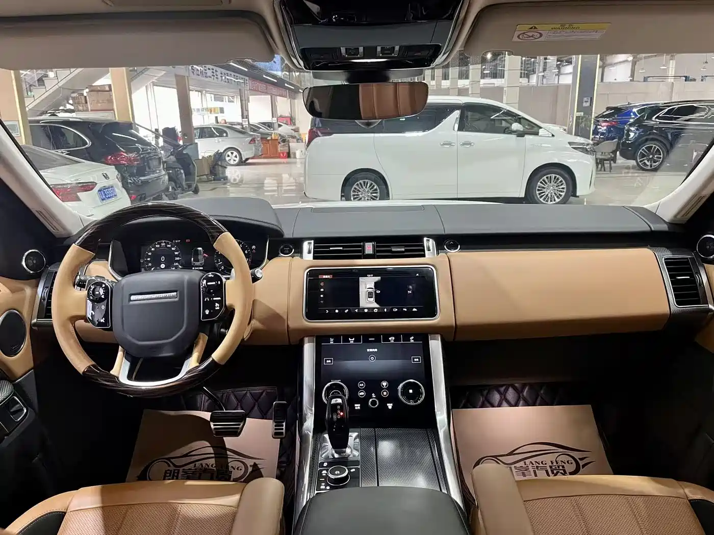 Land Rover Range Rover Sport 2021 3.0 L6 Gloss Black Edition фото 15