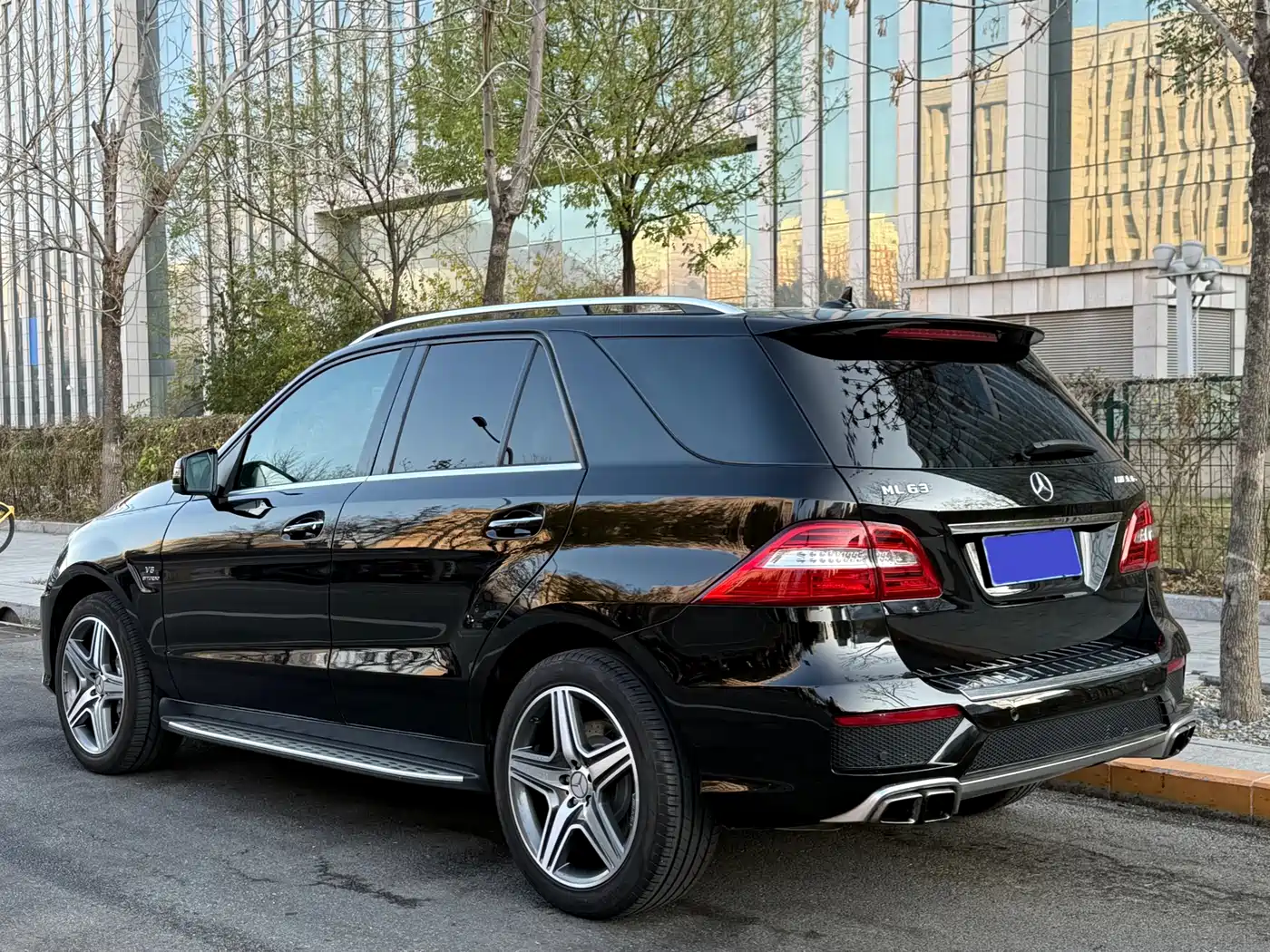 Mercedes-Benz M-Class AMG 2012 AMG ML 63 фото 3