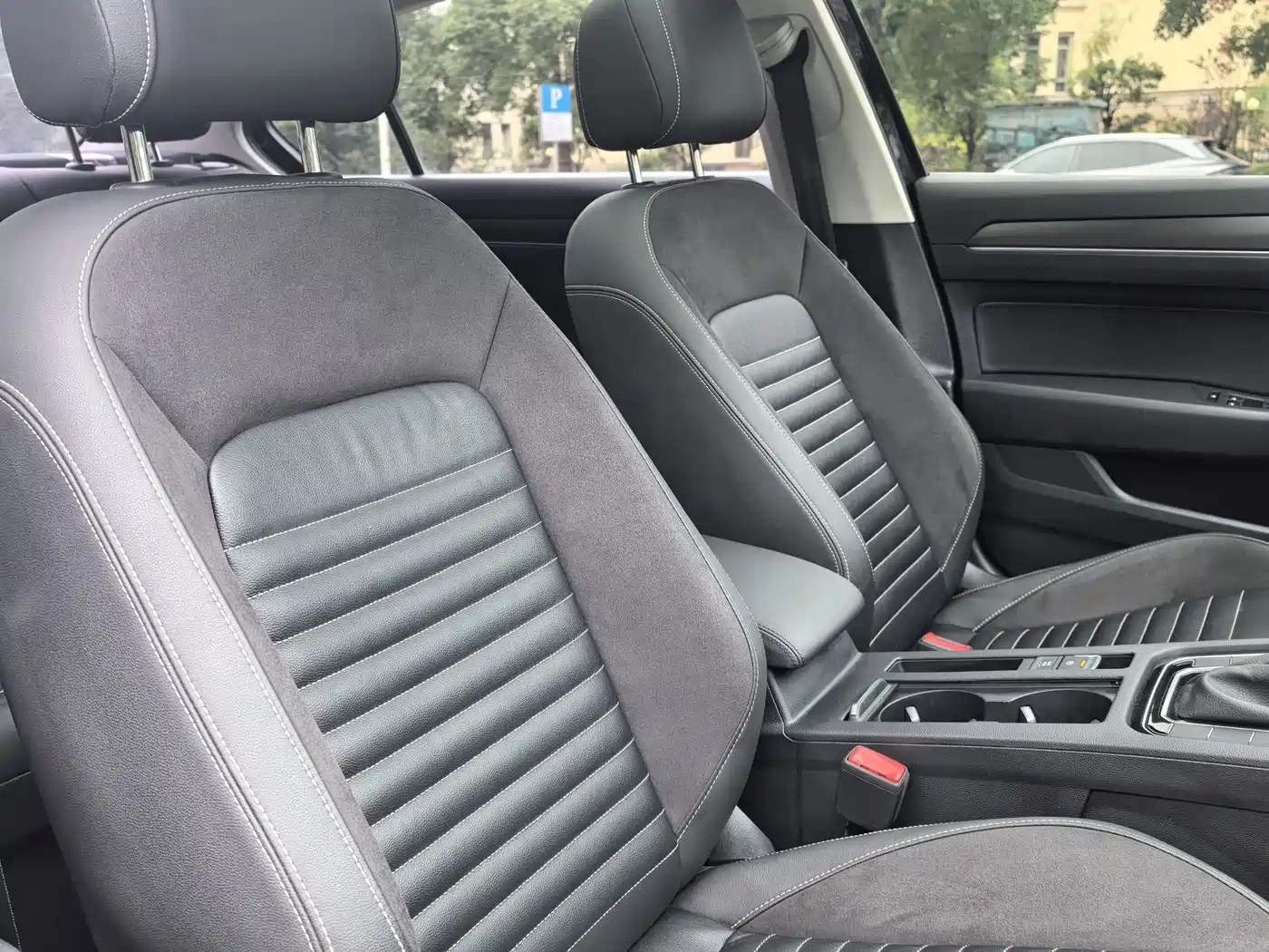 Volkswagen Magotan 2020 330TSI DSG Leading фото 11