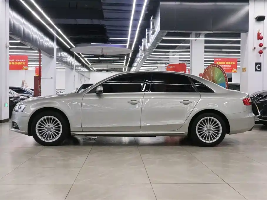 Фото 3 - Audi A4L