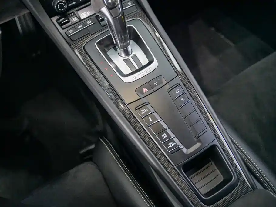 Porsche 911 2018 GT2 RS 3.8T фото 17