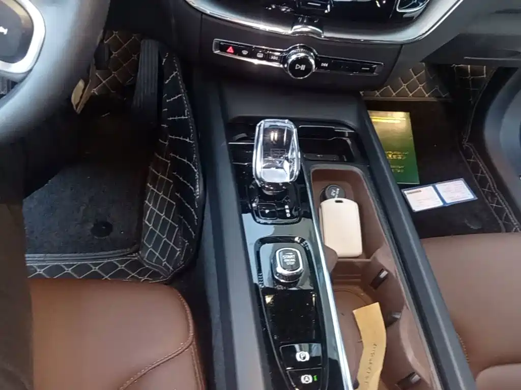 Volvo XC60 2025 2025 B5 AWD Smart Luxury Edition