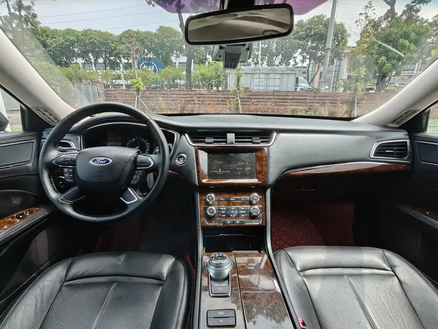 Фото 9 - Ford Taurus
