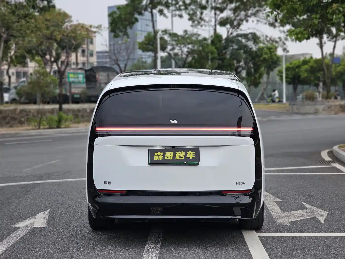 Li Auto IDEAL MEGA