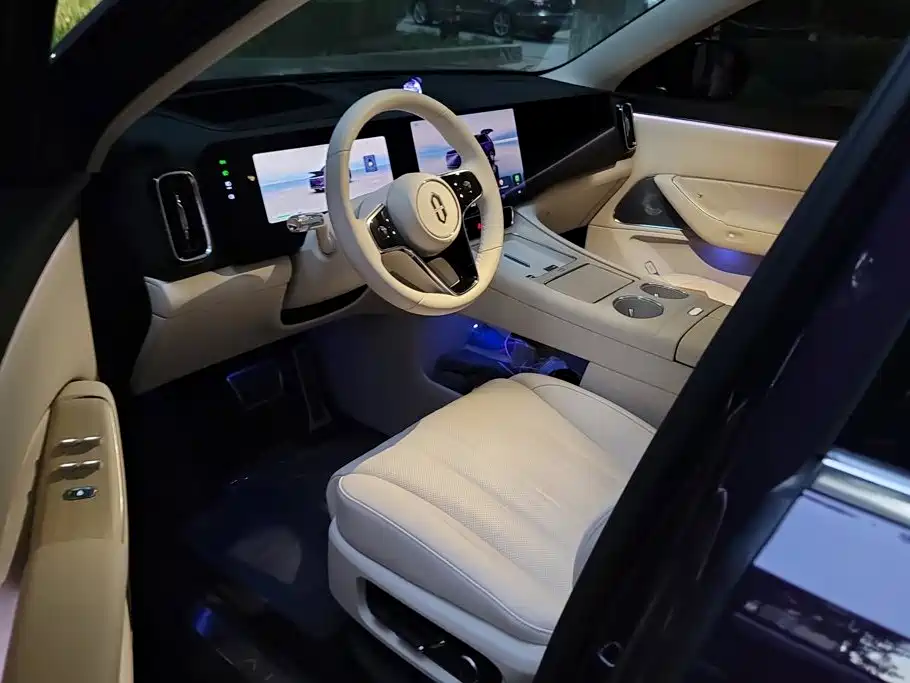 Aito AITO M8 2026 2025 Model Extended Range Max Edition 37kWh 6-Seater
