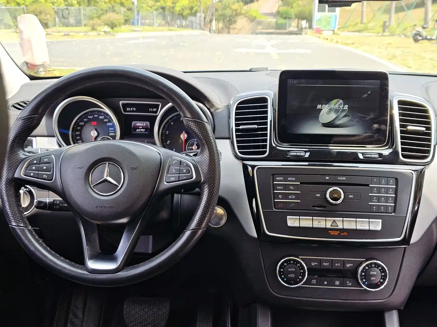 Mercedes-Benz GLE Coupe 2017 GLE 400 4MATIC Coupe SUV фото 14