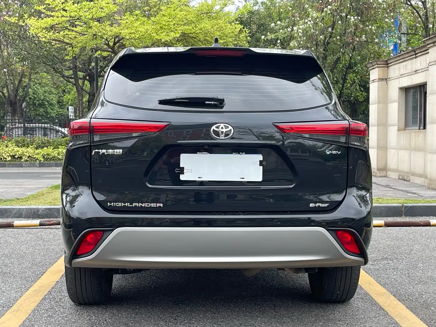 Toyota Highlander 2024 2.5L Smart Hybrid 4WD Luxury 7-seater фото 4