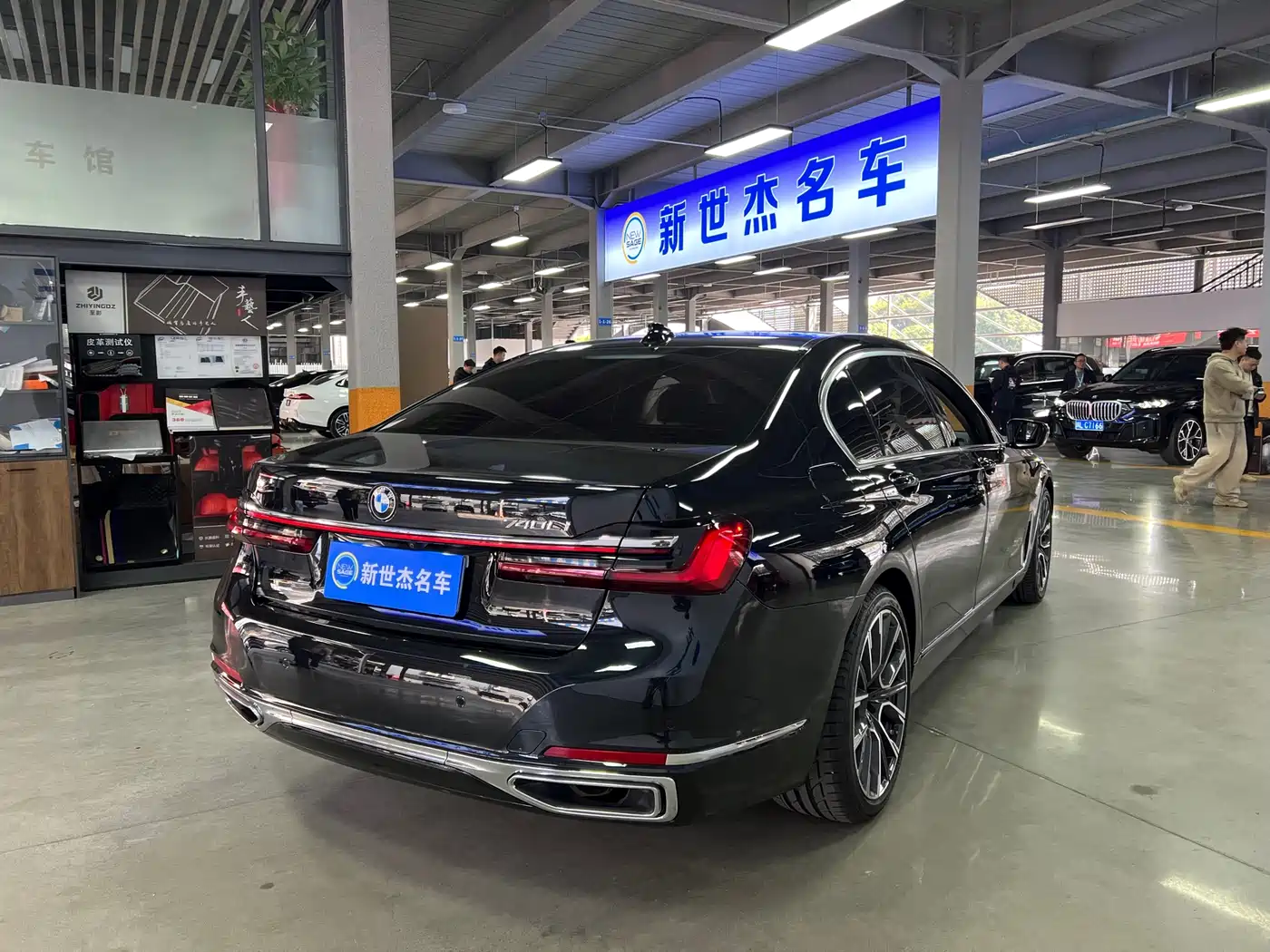 BMW 7 Series 2019 Facelift 740Li Leading Luxury Package фото 13