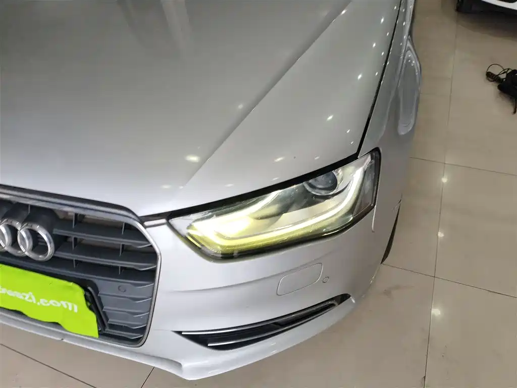 Audi A4L 2013 35 TFSI Automatic Standard фото 18