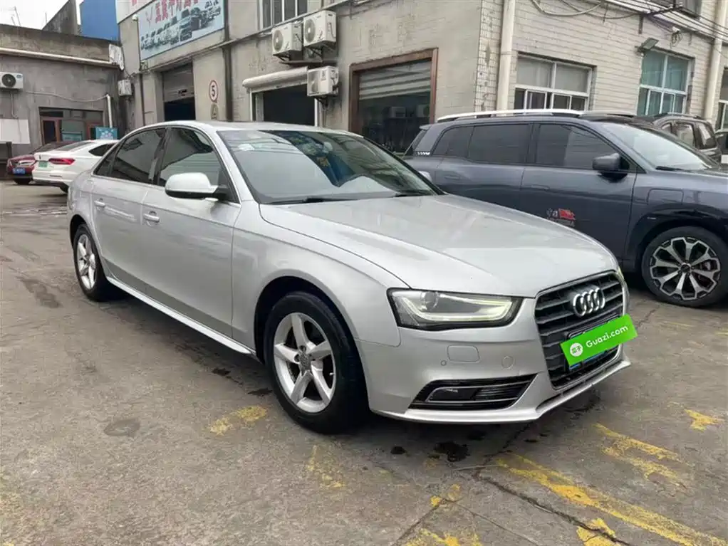 Audi A4L 2013 35 TFSI Automatic Standard фото 23