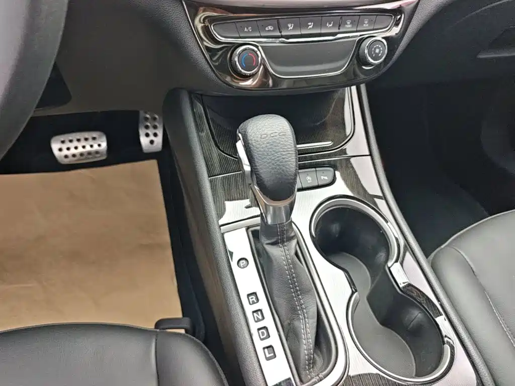 Photo 14 - Buick Verano