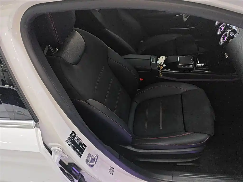 Mercedes-Benz A-Class 2024 A 200 L Fashion Edition фото 25