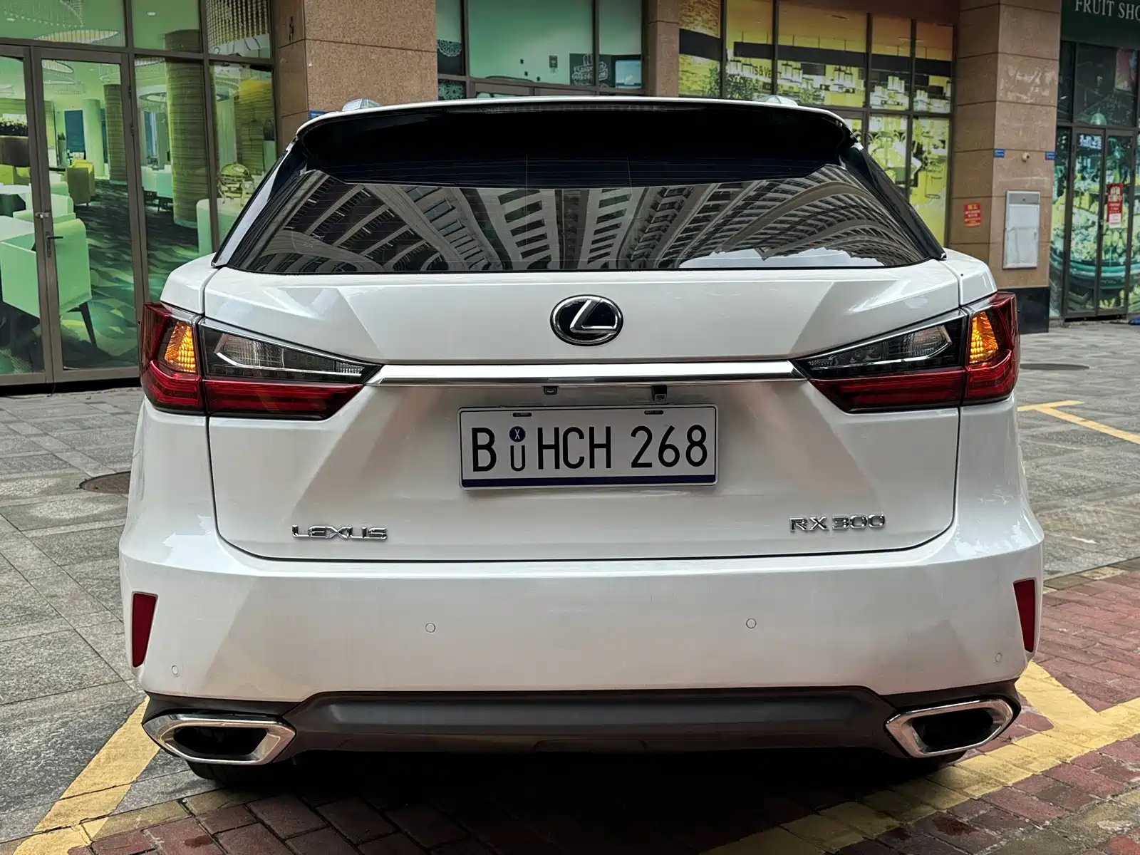 Photo 5 - Lexus RX